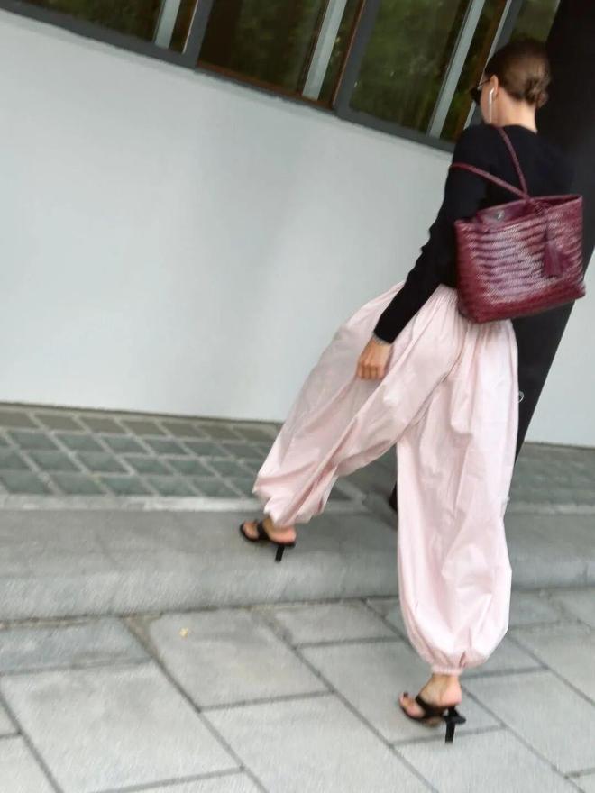 焦点平台登录：今年春夏一定要有“这件衣服”，高级又气质！