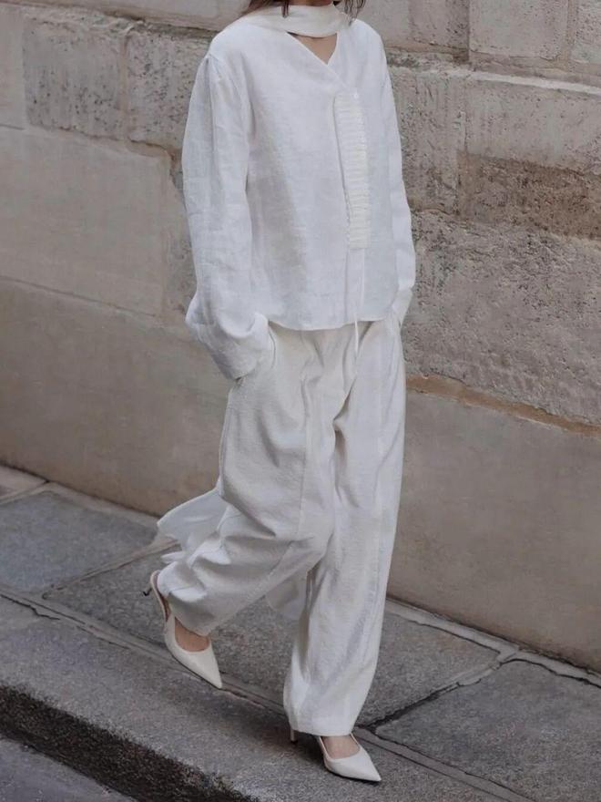 焦点平台登录：今年春夏一定要有“这件衣服”，高级又气质！