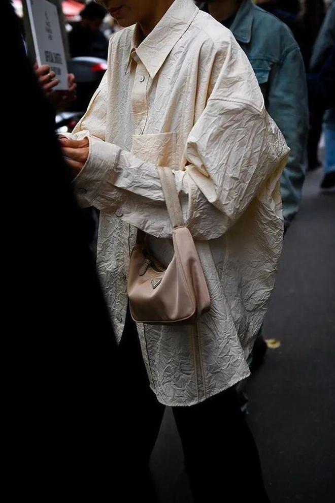 焦点平台登录：今年春夏一定要有“这件衣服”，高级又气质！