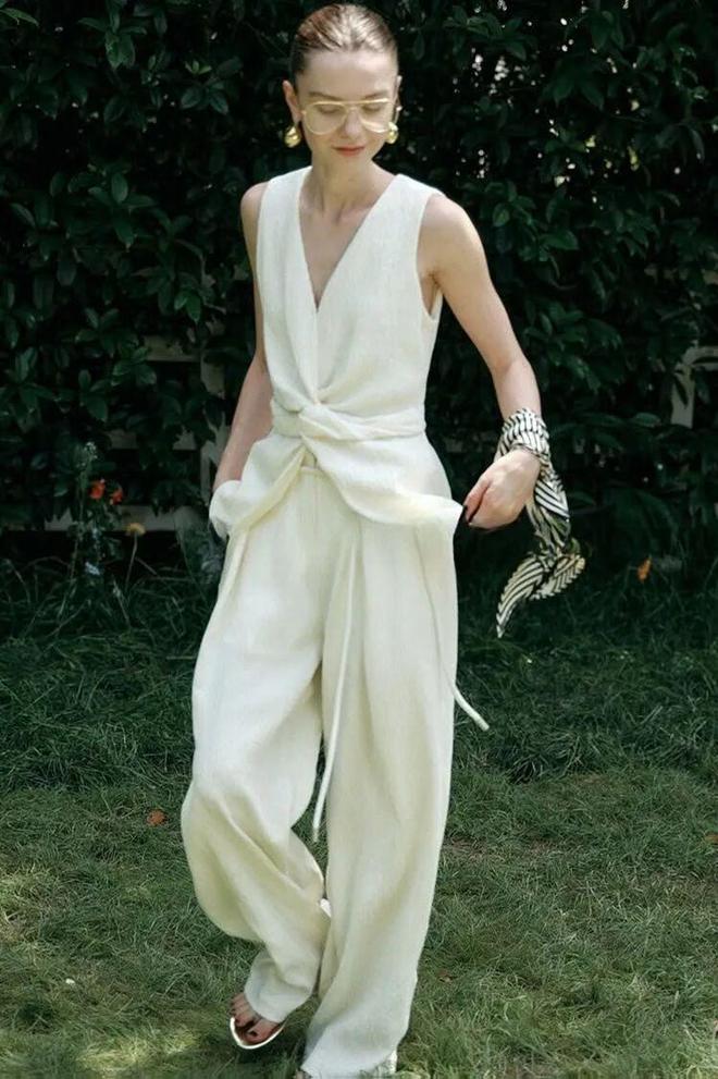 焦点平台登录：今年春夏一定要有“这件衣服”，高级又气质！